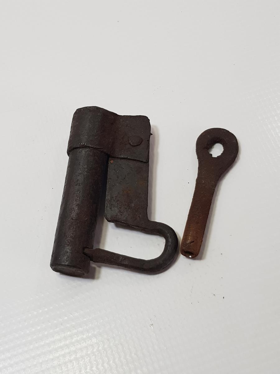 OSMANLI DÖNEMİ ÇOK NADİR FORMDA KİLİT VE ANAHTARI