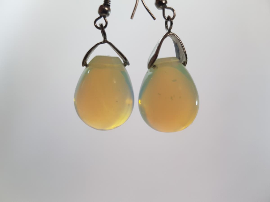 BİR ÇİFT OPAL KÜPE