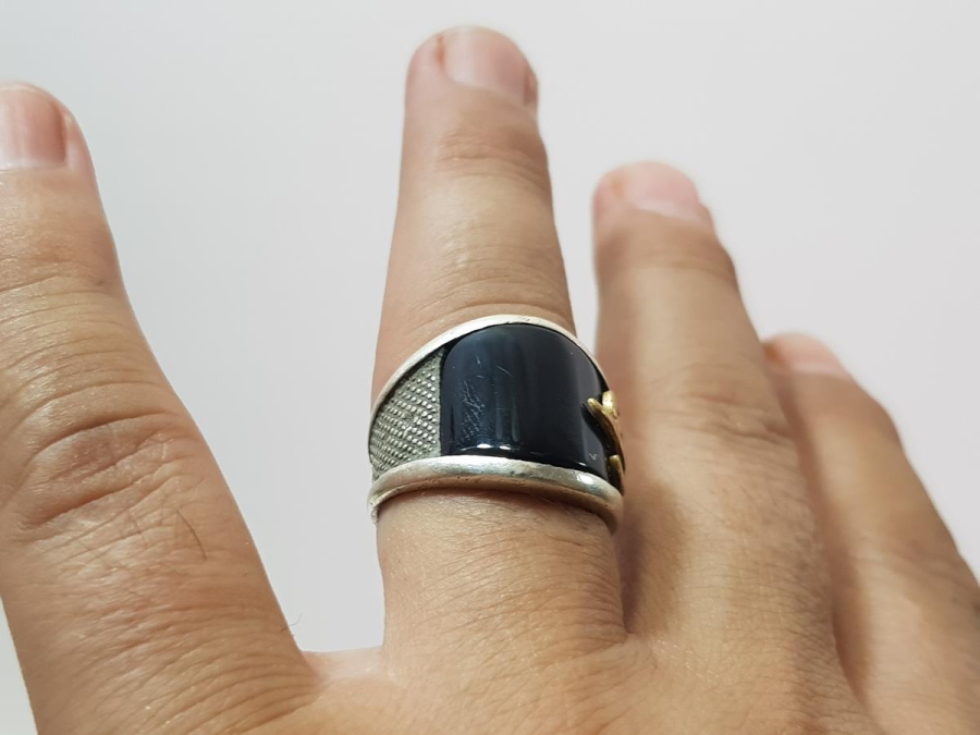 ÜZERİNDE ELİF VE VAV HARFLERİ YAZILI OLTU TAŞLI GÜMÜŞ YÜZÜK