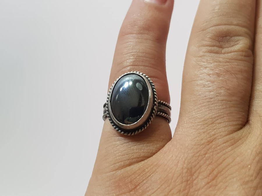 HEMATİT TAŞLI GÜMÜŞ YÜZÜK