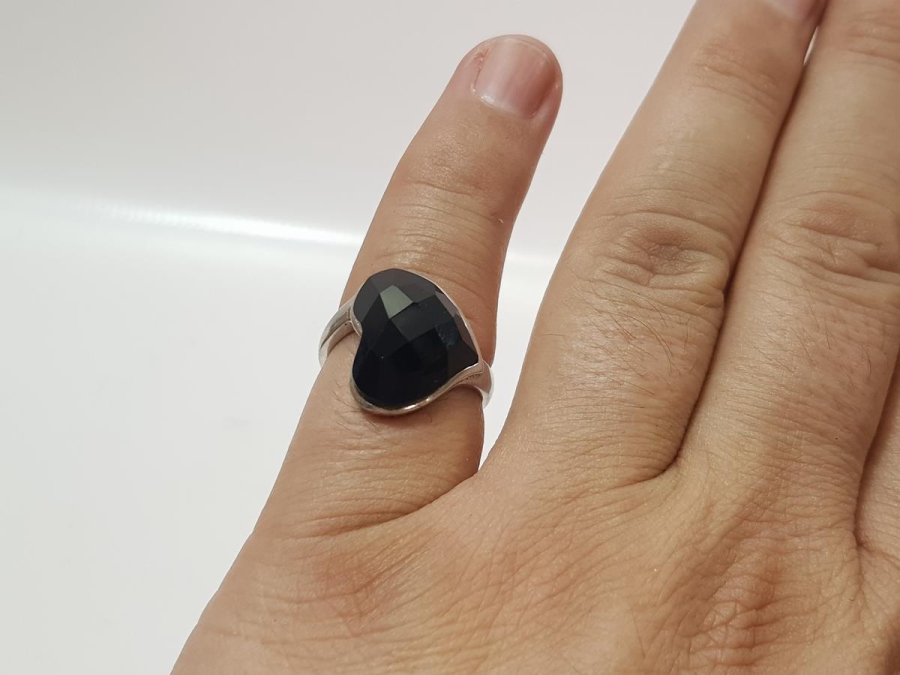 KALP FORMLU OLTU TAŞLI GÜMÜŞ YÜZÜK