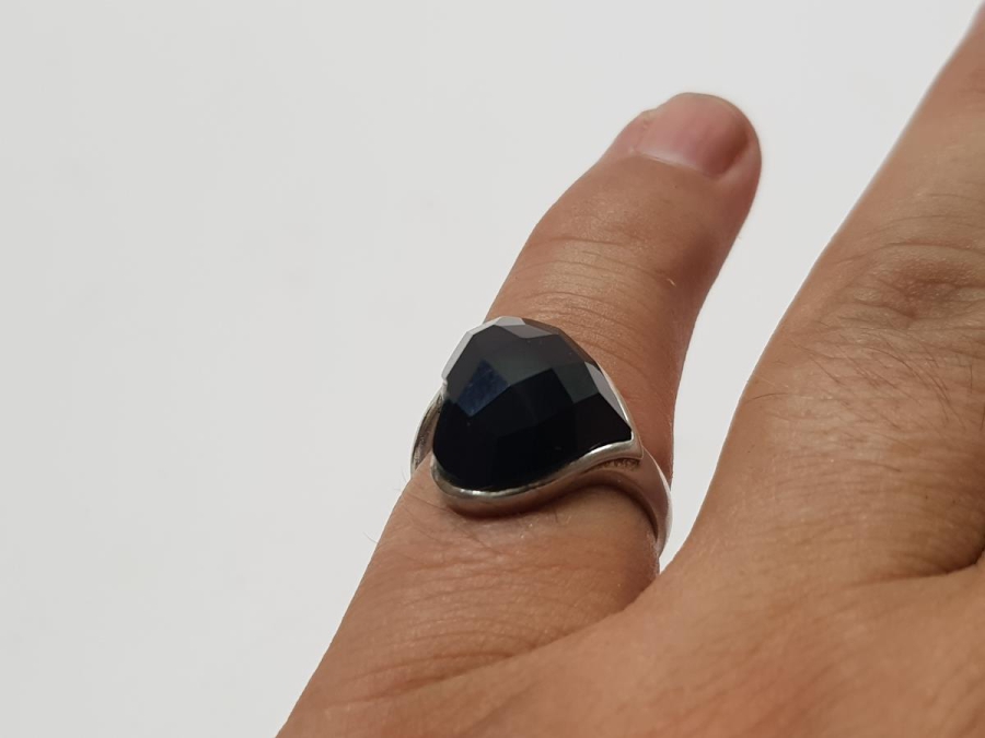 KALP FORMLU OLTU TAŞLI GÜMÜŞ YÜZÜK