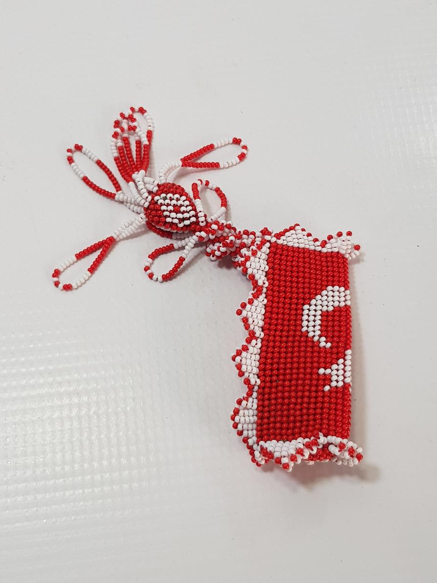 CEZAEVİ İŞİ BONCUK İŞLEME TÜRK BAYRAKLI ÇAKMAKLIK