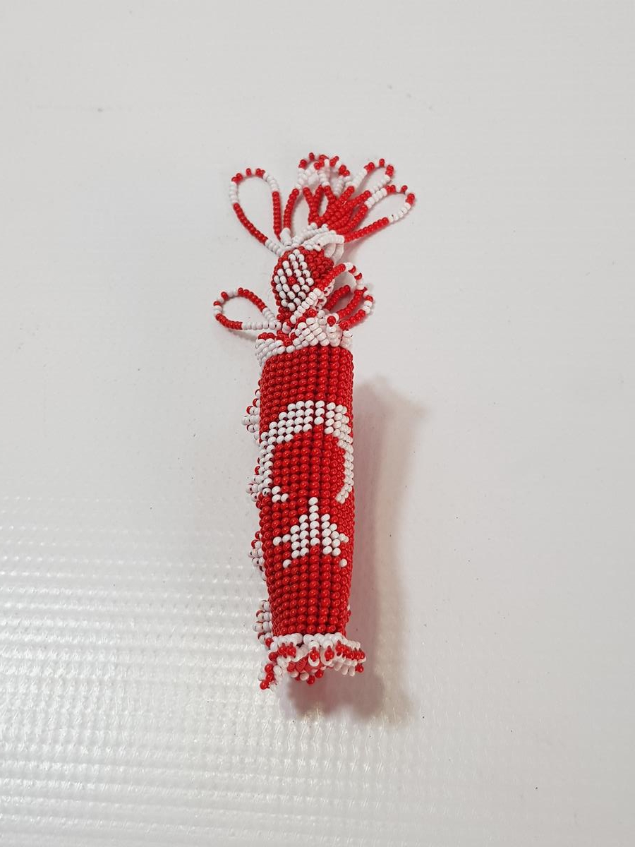 CEZAEVİ İŞİ BONCUK İŞLEME TÜRK BAYRAKLI ÇAKMAKLIK