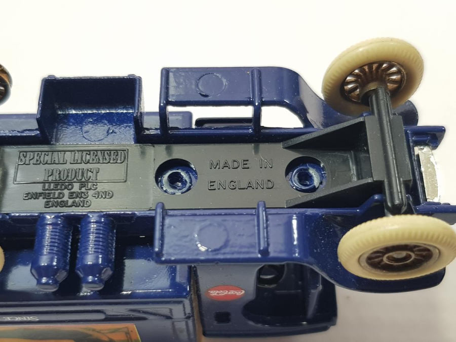 ANTİKA COCA-COLA OYUNCAK KAMYON