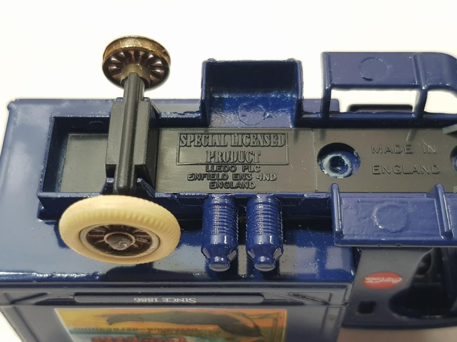 ANTİKA COCA-COLA OYUNCAK KAMYON