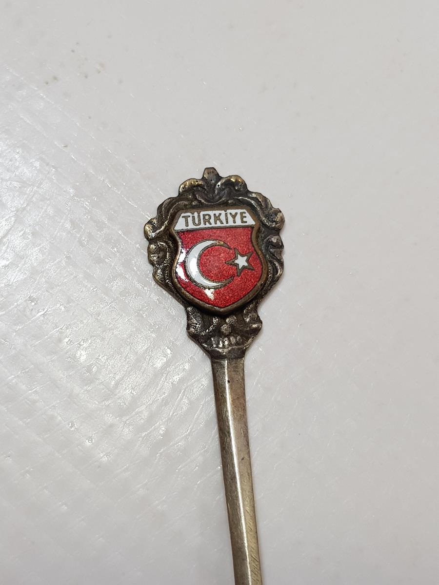 AY YILDIZ BAYRAKLI VE TÜRKİYE YAZILI MİNELİ GÜMÜŞ ÇAY KAŞIĞI