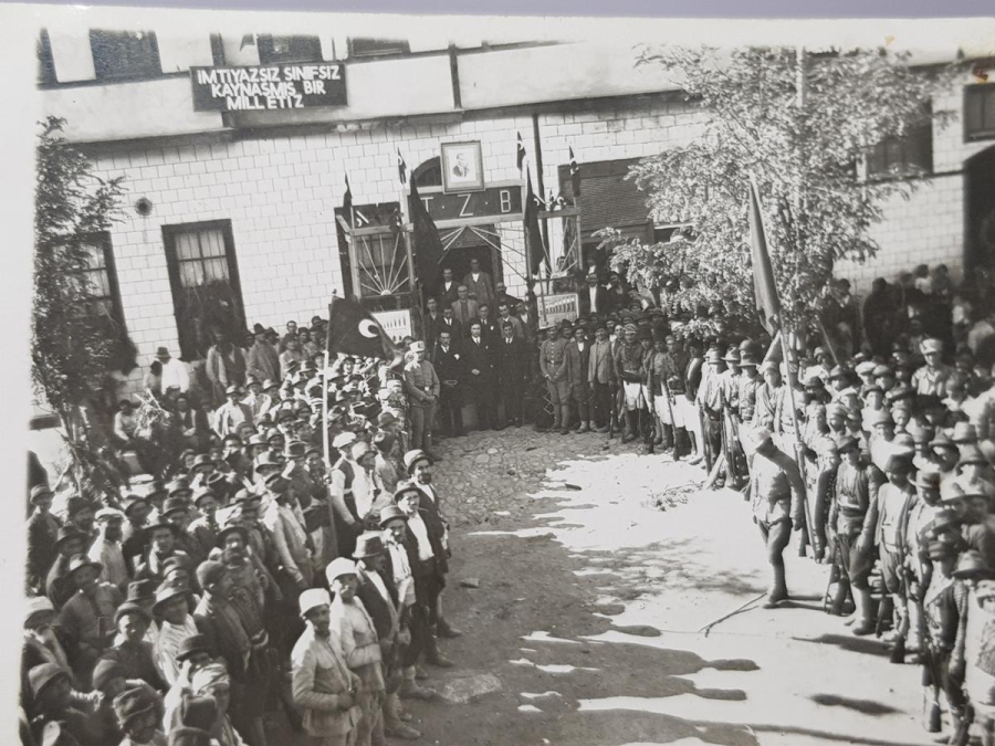 CUMHURİYET İLK DÖNEM TZB KONULU 3 ADET FOTOĞRAF