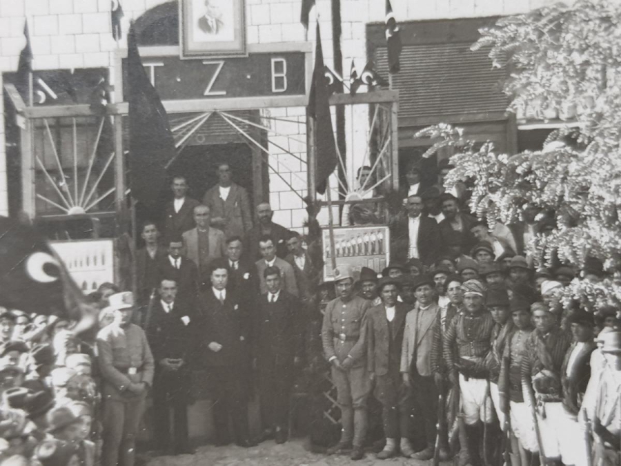 CUMHURİYET İLK DÖNEM TZB KONULU 3 ADET FOTOĞRAF