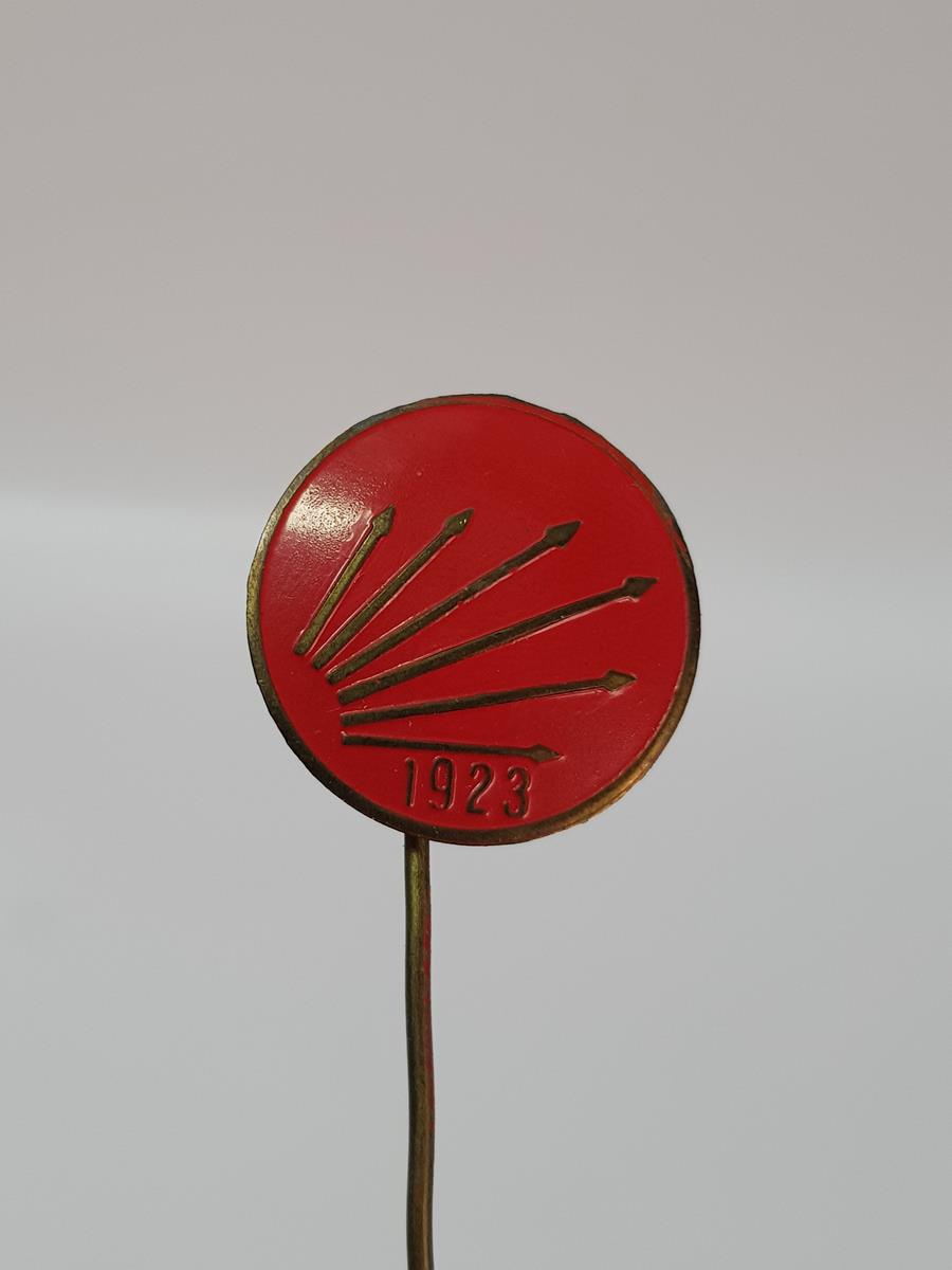 ORİJİNAL KABINDA ANTİKA CHP ROZETİ