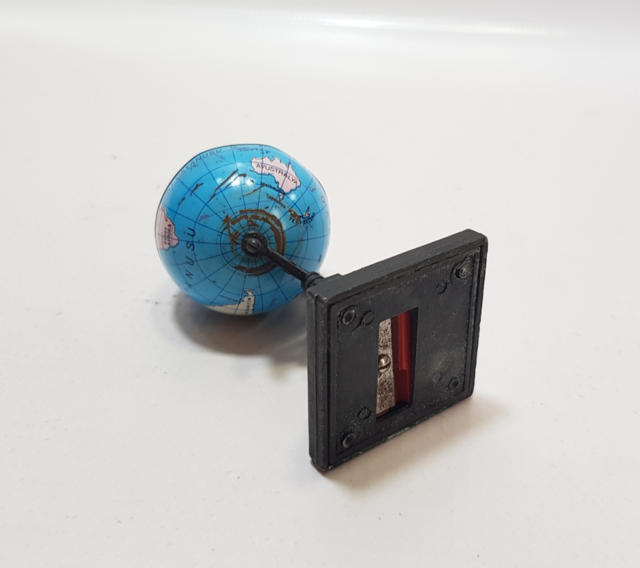 YERKÜRE DÜNYA FORMLU KALEMTRAŞ