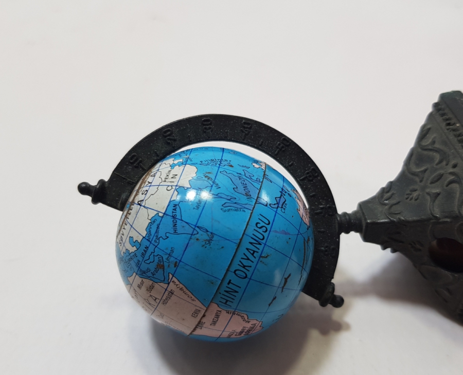 YERKÜRE DÜNYA FORMLU KALEMTRAŞ