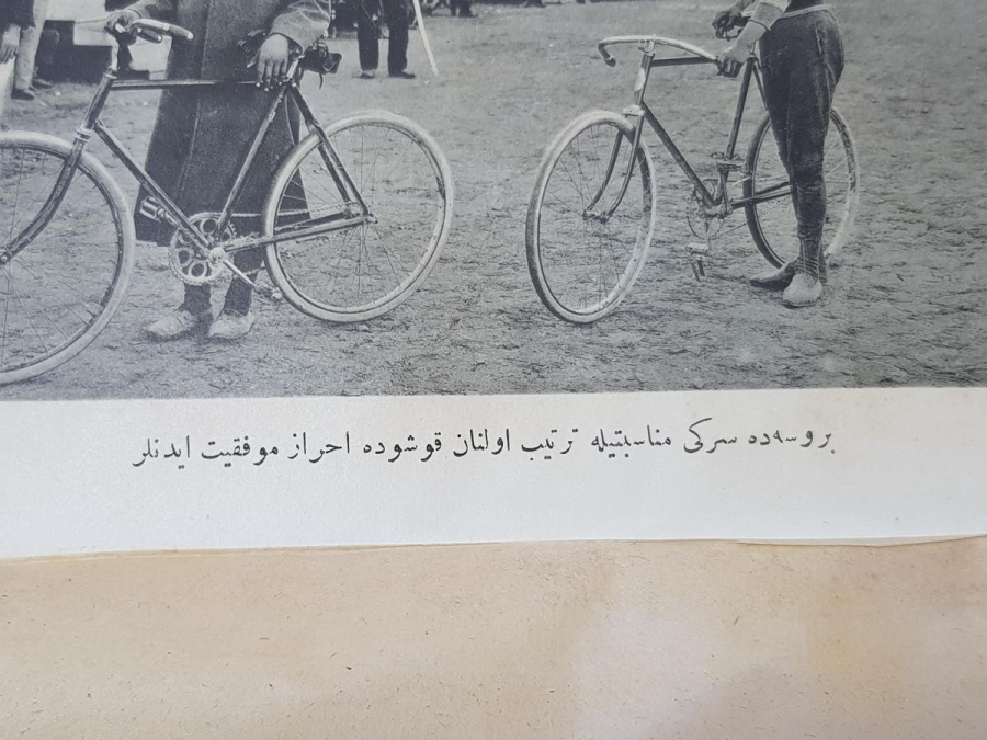 BURSA SERGİSİ BİSİKLET YARIŞI OSMANLICA BASKI GRAVÜR