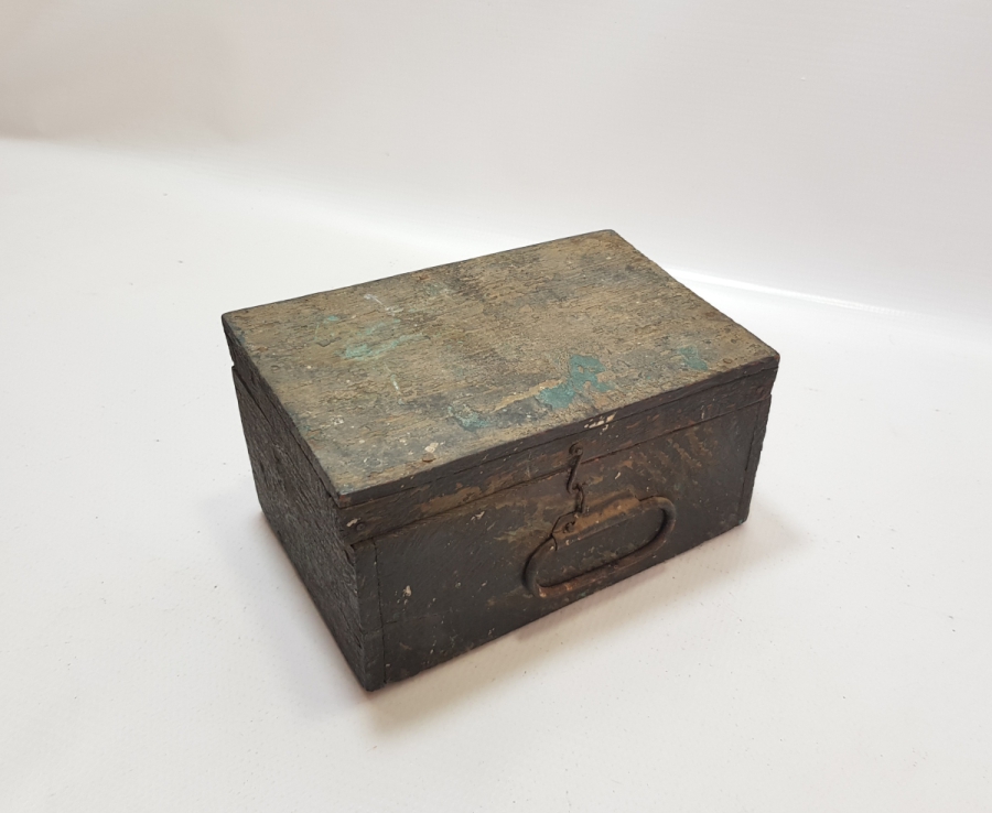 AHŞAP KUTUSUNDA ANTİKA TRAŞ SETİ