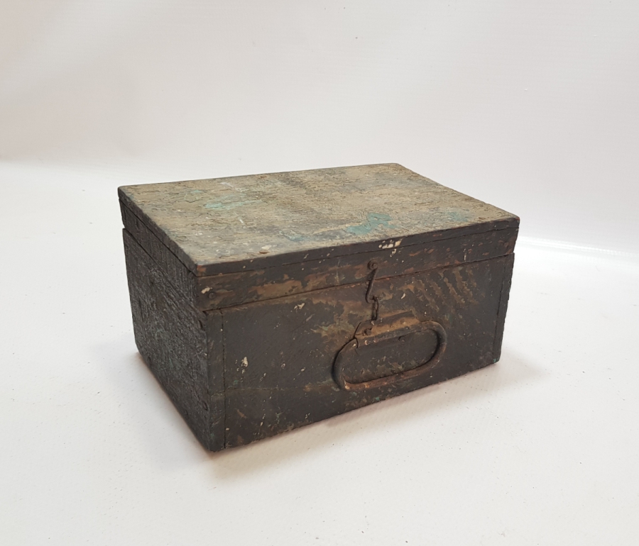 AHŞAP KUTUSUNDA ANTİKA TRAŞ SETİ