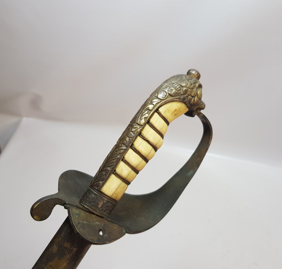 OSMANLI DÖNEMİ ASLAN BAŞLI DENİZCİ SUBAY KILICI