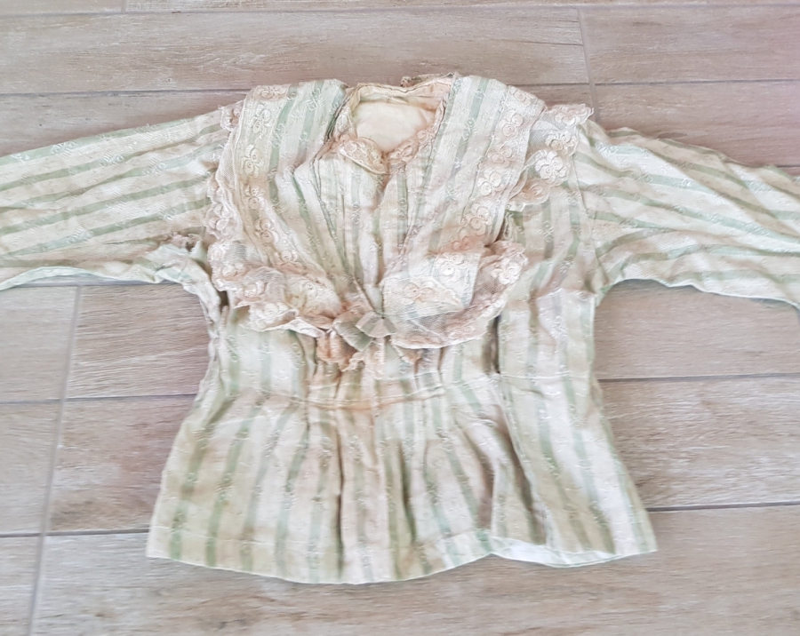 OSMANLI DÖNEMİ İPEKLİ KADIN ELBİSESİ