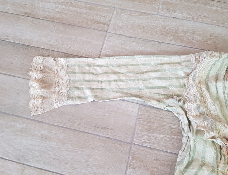 OSMANLI DÖNEMİ İPEKLİ KADIN ELBİSESİ