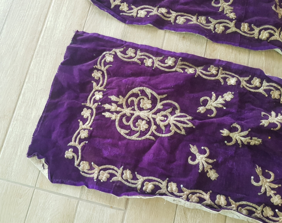 OSMANLI DÖNEMİ BİR ÇİFT GÜMÜŞ SIRMA İŞÇİLİKLİ YASTIK YÜZÜ