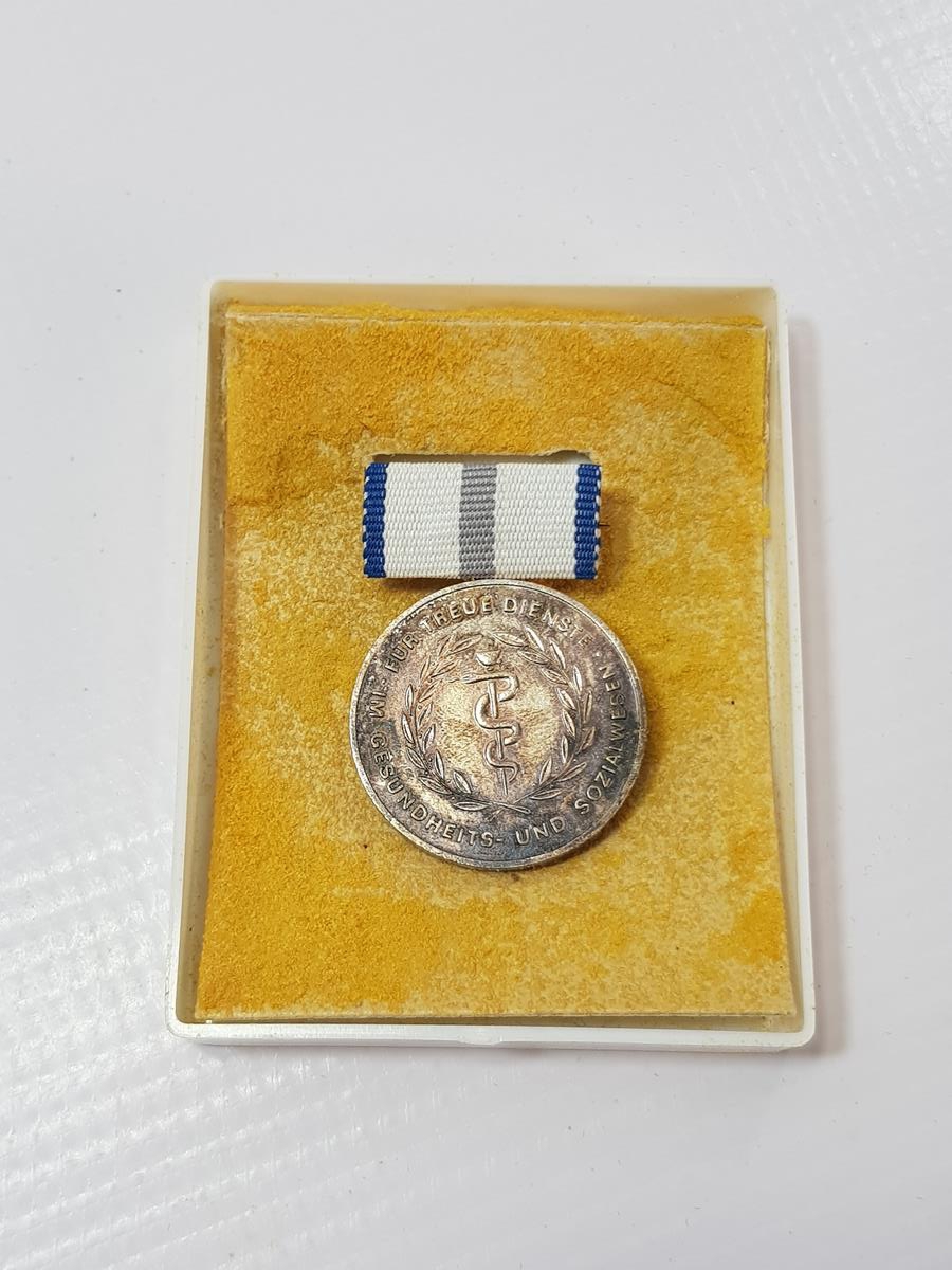 DOĞU ALMANYA DOKTOR MADALYASI