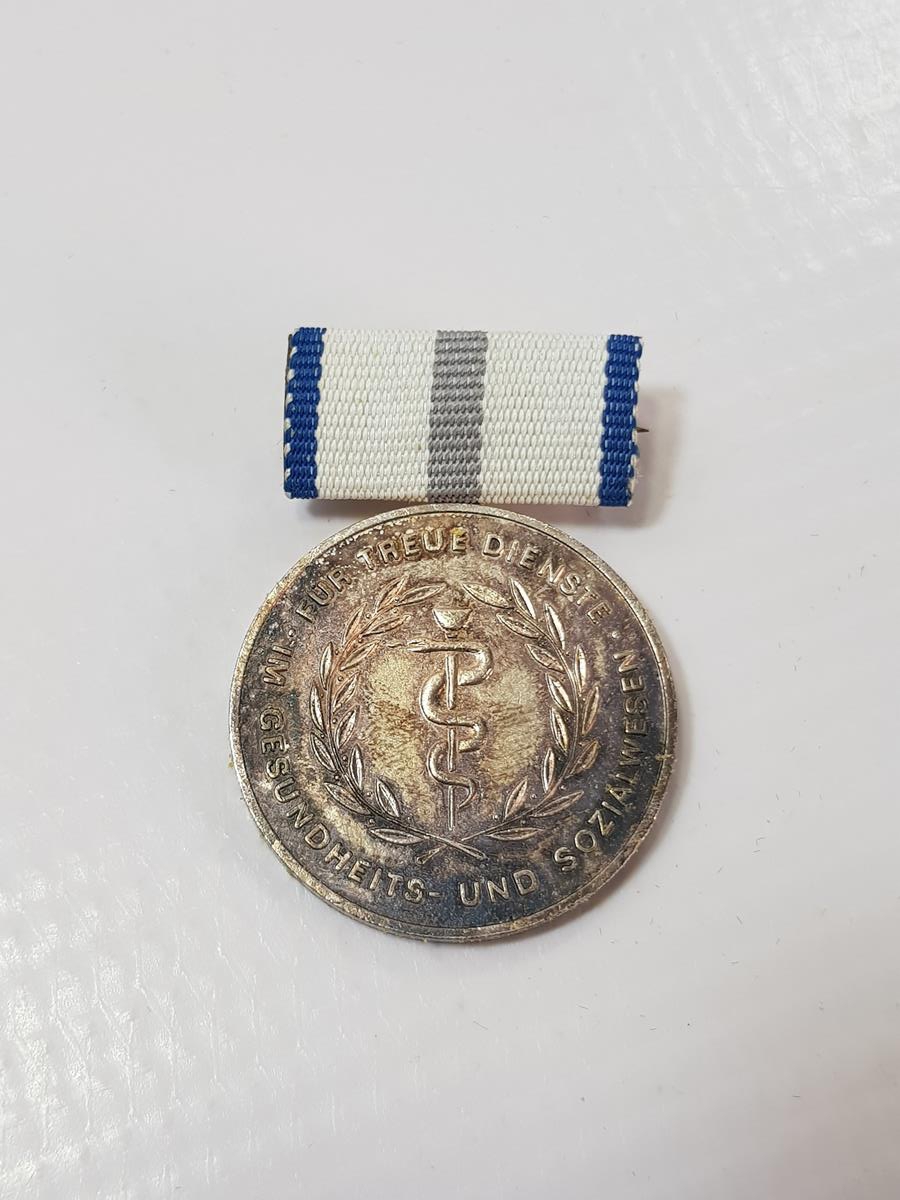 DOĞU ALMANYA DOKTOR MADALYASI