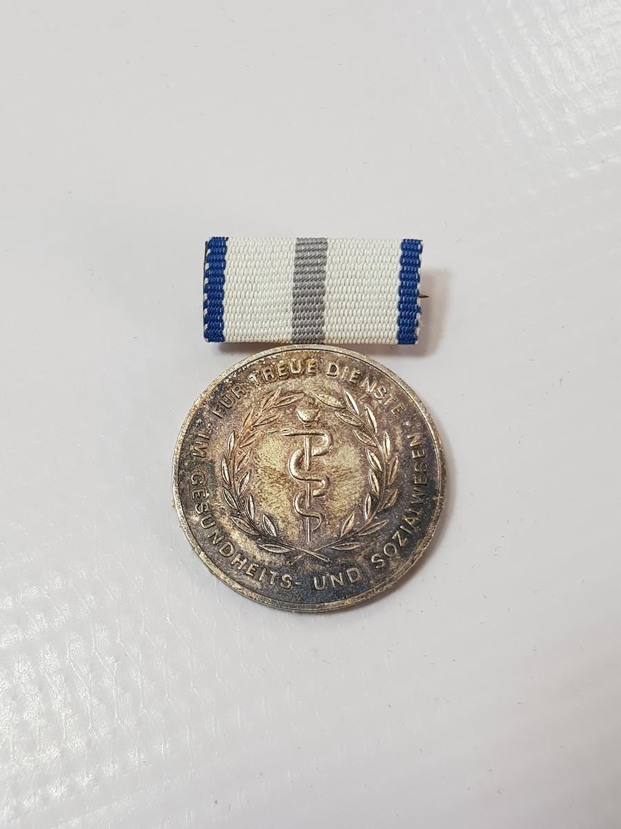 DOĞU ALMANYA DOKTOR MADALYASI