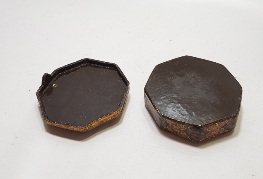 OSMANLI DÖNEMİ ALTIN VARAKLI EL BOYAMA BÜYÜK BOY NADİR KAPAKLI PAPİER MACHE NAMAZ TESPİHİ KUTUSU