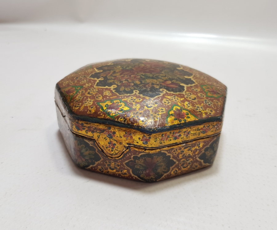 OSMANLI DÖNEMİ ALTIN VARAKLI EL BOYAMA BÜYÜK BOY NADİR KAPAKLI PAPİER MACHE NAMAZ TESPİHİ KUTUSU