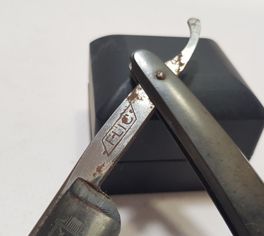 OSMANLI DÖNEMİ GENİŞ AĞIZLI NADİR FORMLU BERBER USTURASI