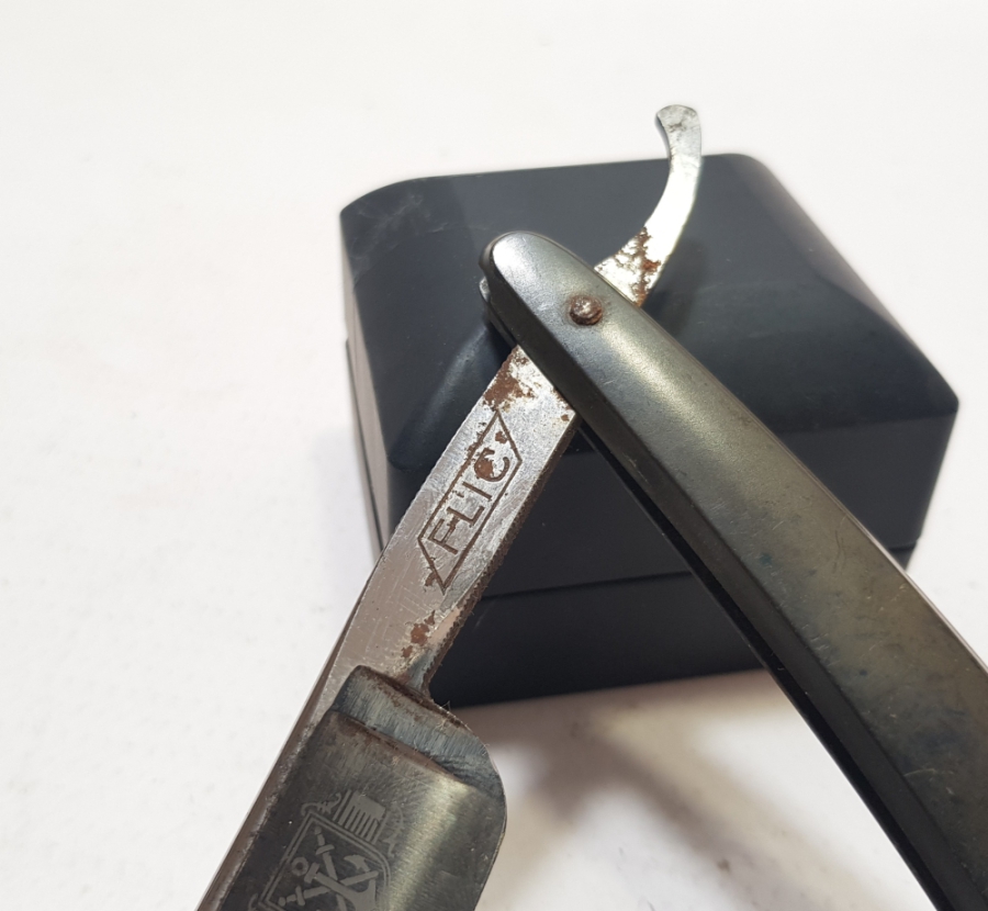 OSMANLI DÖNEMİ GENİŞ AĞIZLI NADİR FORMLU BERBER USTURASI