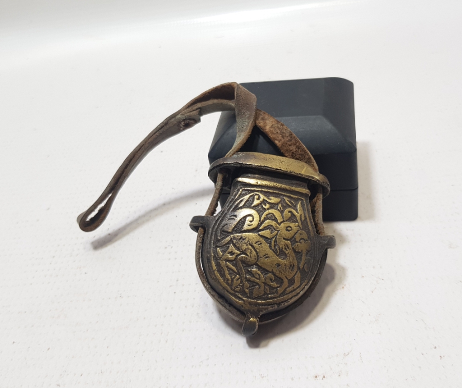 KABARTMA İŞÇİLİKLİ ANTİKA BRONZ BARUTLUK