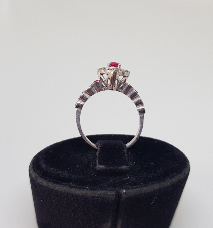 YAKUT VE PIRLANTA TAŞLI BAGET MODEL YÜZÜK