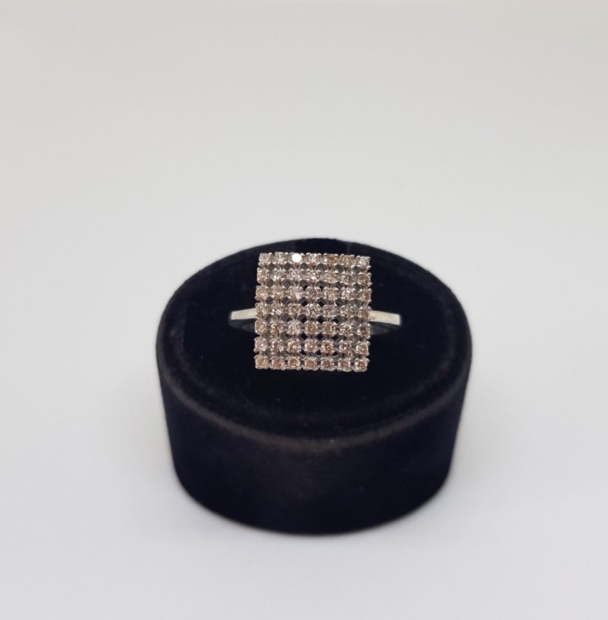 PIRLANTA TAŞLI BÜYÜK BOY KARE MODEL YÜZÜK