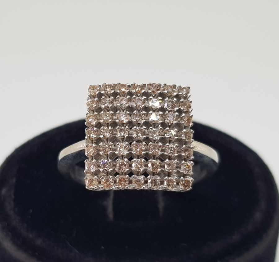 PIRLANTA TAŞLI BÜYÜK BOY KARE MODEL YÜZÜK