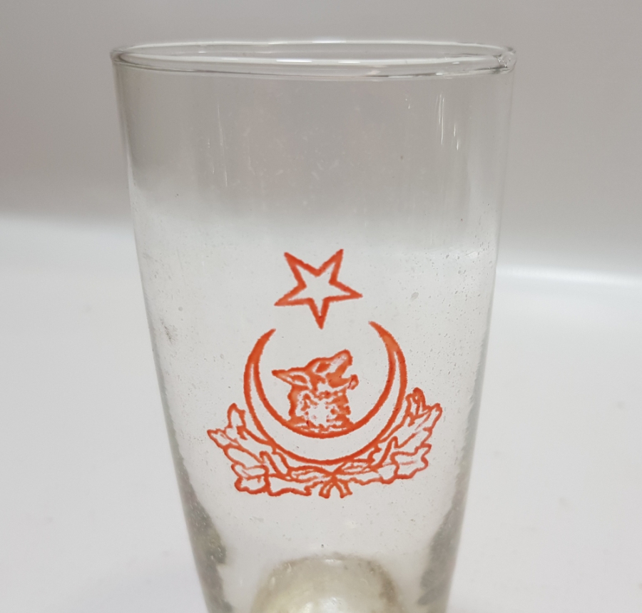 CUMHURİYET BAŞLARI ÇOK NADİR ÜZERİ BOZKURT VE AY YILDIZLI BARDAK