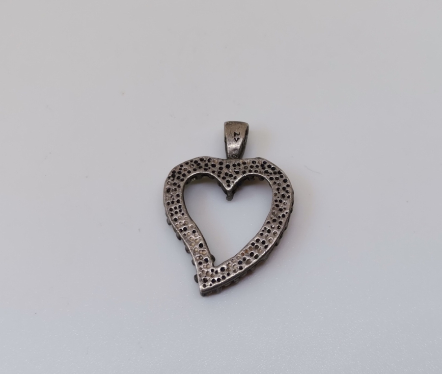 KALP FORMLU GÜMÜŞ KOLYE UCU