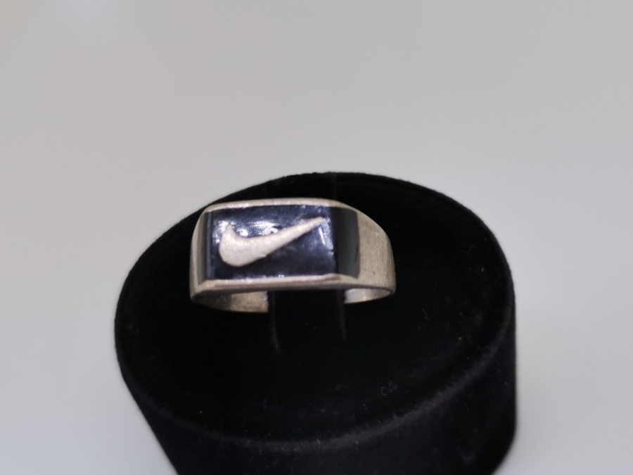 NİKE İŞARETLİ GÜMÜŞ YÜZÜK