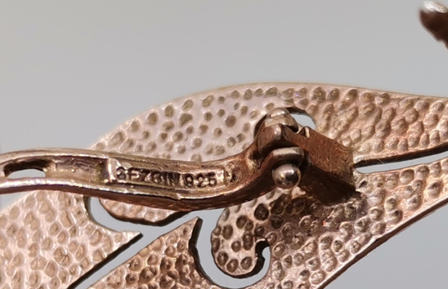 GÜMÜŞ ÜZERİ ALTIN KAPLAMA SANATÇI DAMGALI ÖZEL YAPIM KÜPE