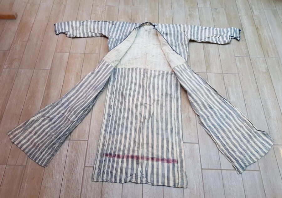 EL DOKUMA KUMAŞTAN YAPILMIŞ OSMANLI DÖNEMİ ÜÇ ETEK