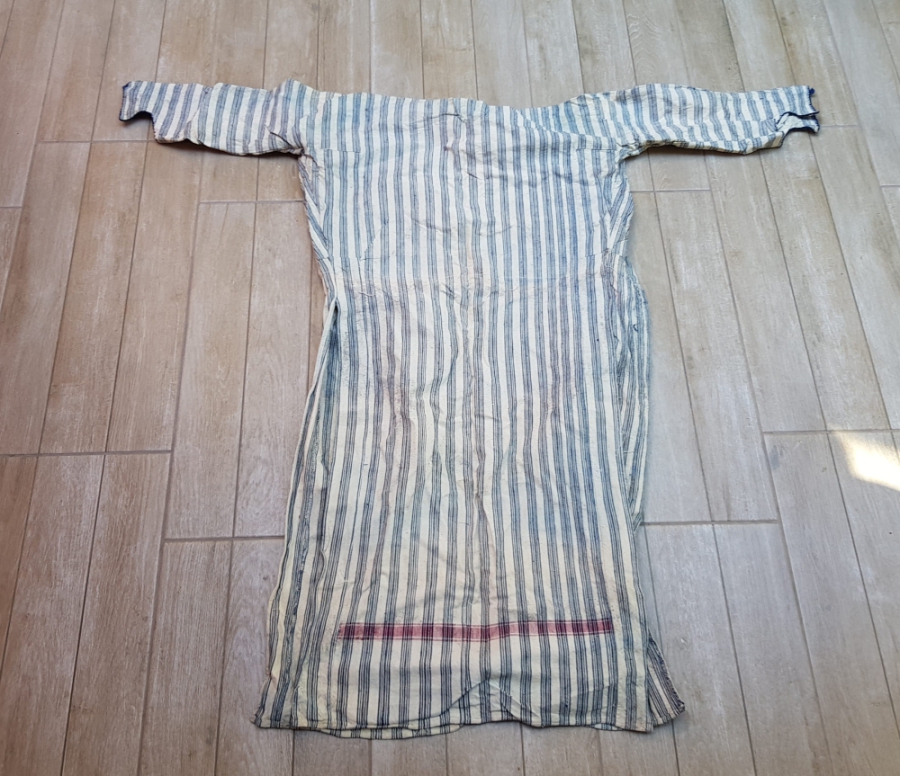 EL DOKUMA KUMAŞTAN YAPILMIŞ OSMANLI DÖNEMİ ÜÇ ETEK