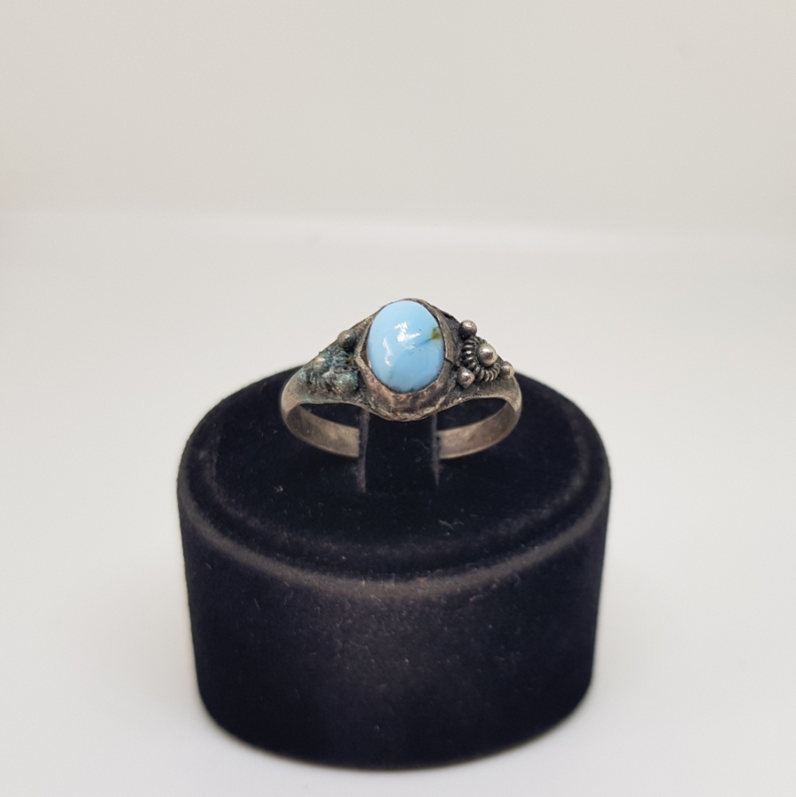 TURKUAZ TAŞLI VE GÜHERZE İŞÇİLİKLİ GÜMÜŞ NAZAR YÜZÜĞÜ