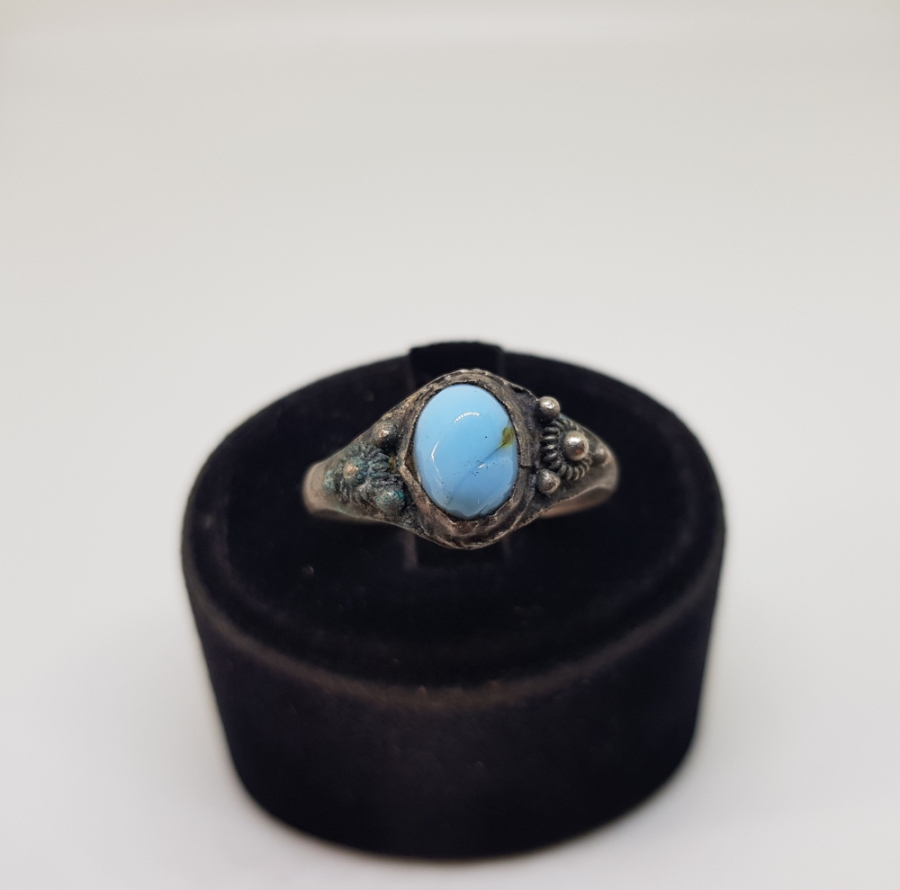 TURKUAZ TAŞLI VE GÜHERZE İŞÇİLİKLİ GÜMÜŞ NAZAR YÜZÜĞÜ