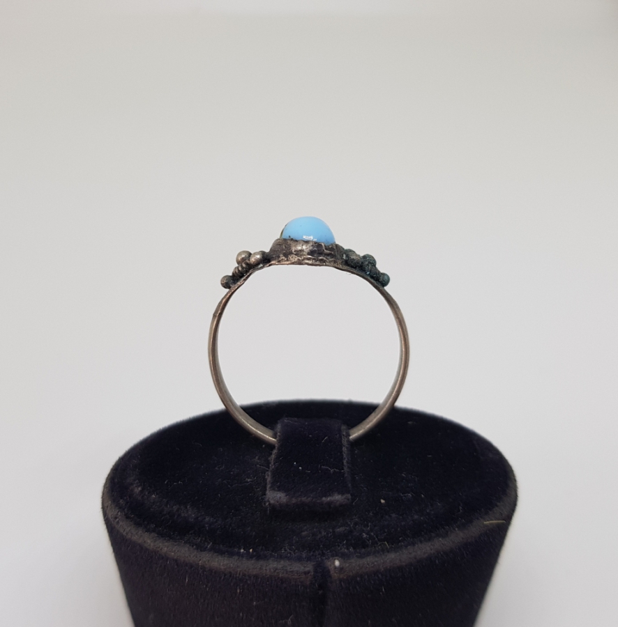 TURKUAZ TAŞLI VE GÜHERZE İŞÇİLİKLİ GÜMÜŞ NAZAR YÜZÜĞÜ