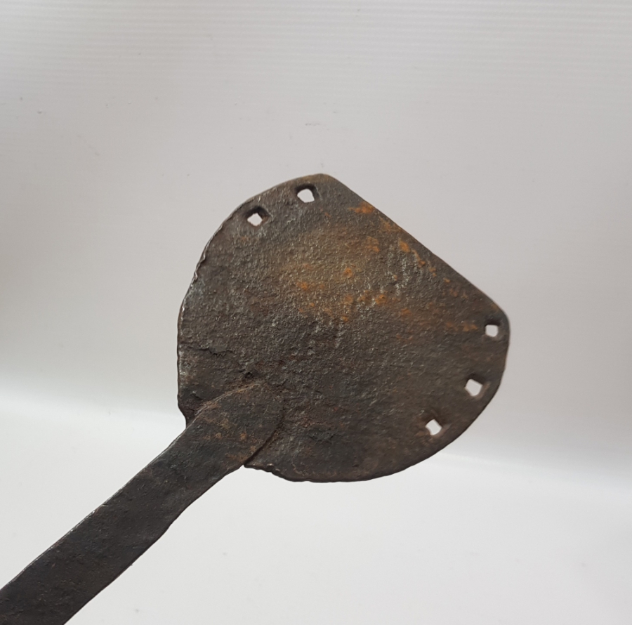 OSMANLI DÖNEMİ EŞEK NALINDAN YAPILMIŞ PRİMİTİF FORMLU OCAK MALASI