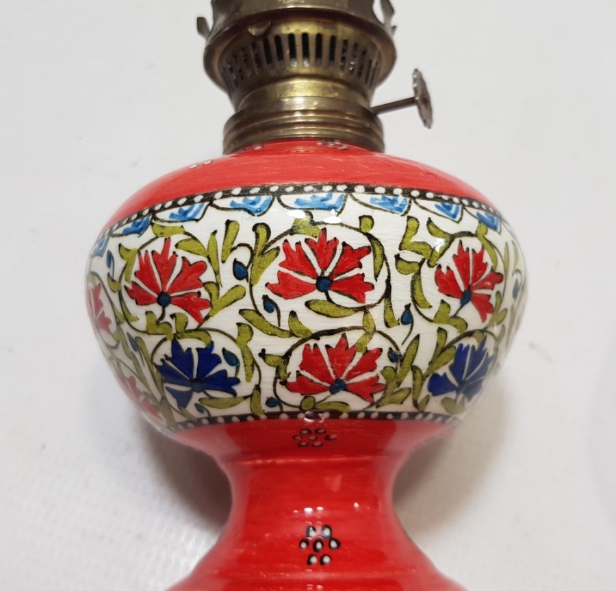 ÜZERİ EL BOYAMA İŞÇİLİKLİ ANTİKA KÜTAHYA GAZ LAMBASI