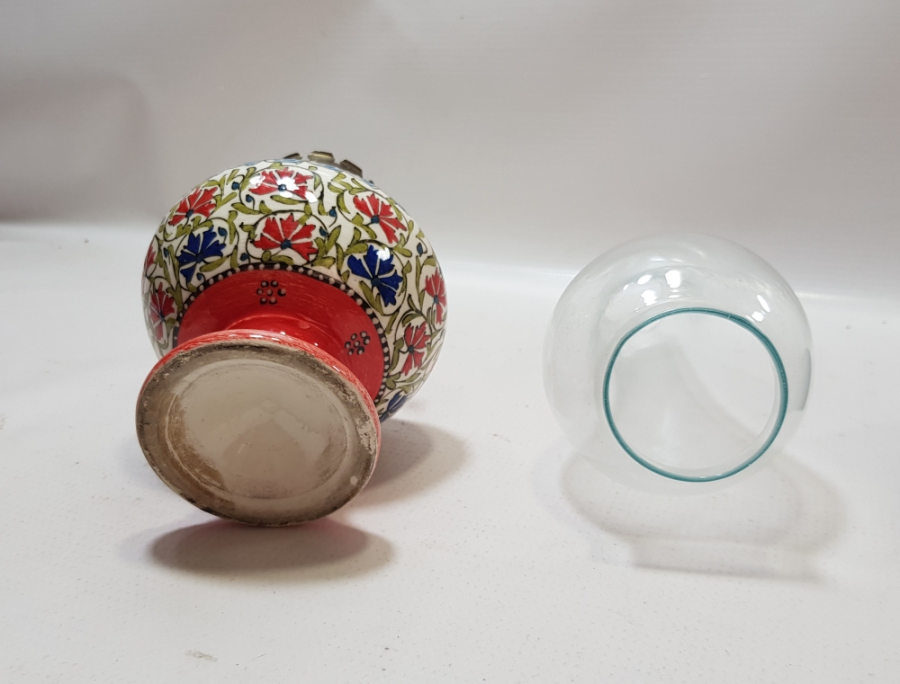 ÜZERİ EL BOYAMA İŞÇİLİKLİ ANTİKA KÜTAHYA GAZ LAMBASI