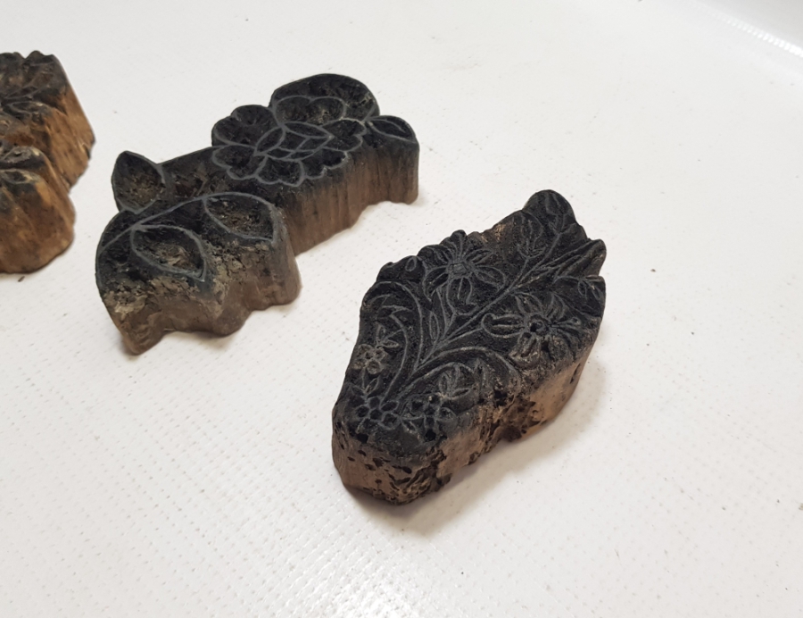 OSMANLI DÖNEMİ TOKAT İŞİ 3 ADET EL OYMA AHŞAP BASKI KALIBI