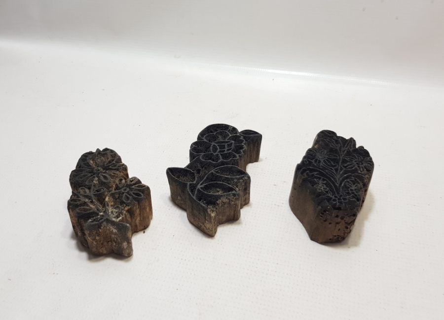 OSMANLI DÖNEMİ TOKAT İŞİ 3 ADET EL OYMA AHŞAP BASKI KALIBI