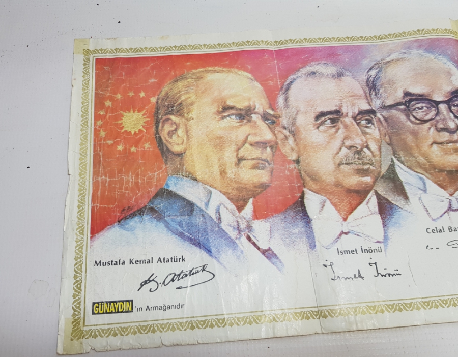 1981 YILINA KADAR CUMHURİYET BAŞKANLIĞI YAPMIŞ KİŞİLERİN FOTOĞRAFLARININ BULUNDUĞU BÜYÜK BOY POSTER