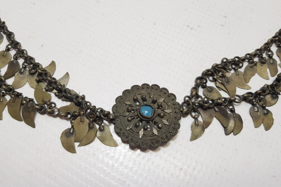 OSMANLI DÖNEMİ TURKUAZ TAŞLI VE GÜHERZE İŞÇİLİKLİ GÜMÜŞ GELİN ALINLIĞI